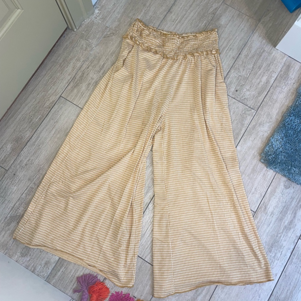 Molly Green flowy white and yellow checkered pants